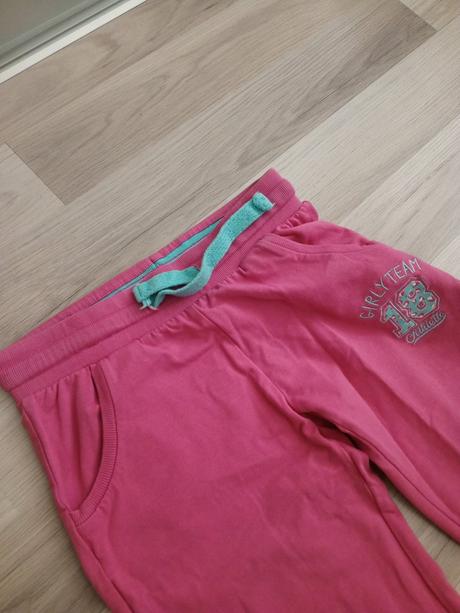 Dievčenské tepláky, piazza italia,152