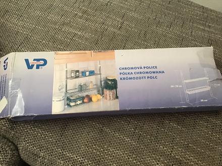 Chrómová polička,