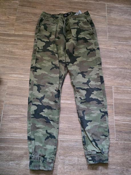 Maskáčové nohavice č.152-158, sinsay,152