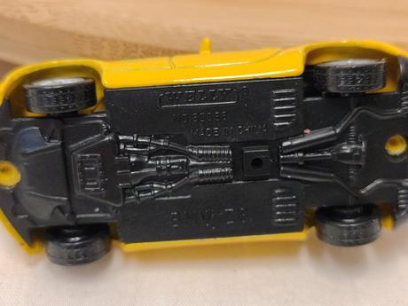 Zb model welly bmw z8 roadster yellow mattel 2010,
