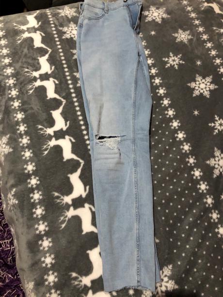 Krásne denim roztrhané rifle bledé, sinsay,l