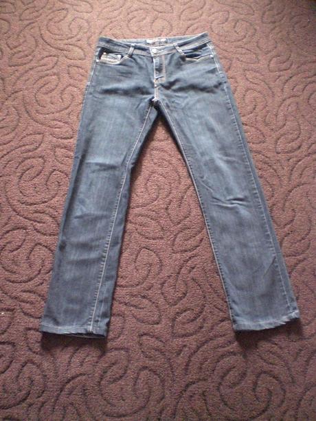 Tmavomodré rifle vel. 30 -zodpovedá 40, top stav, 38