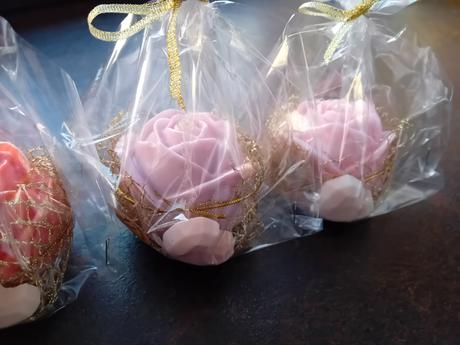 Veľká mydlová ruža v celofáne, 