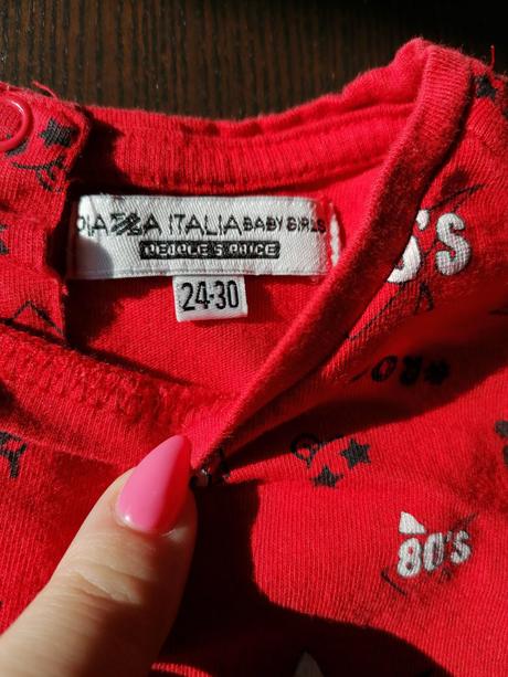 Červeno-modré tričká, piazza italia,98