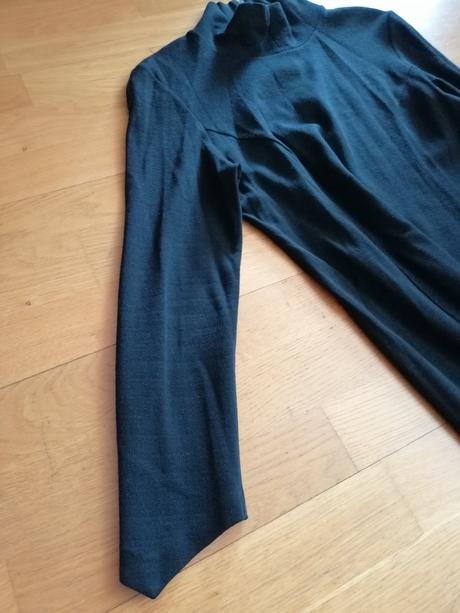 Jednoduché čierne šaty, l