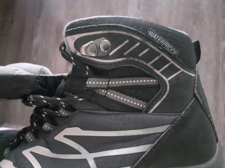 Turistické topánky, 32