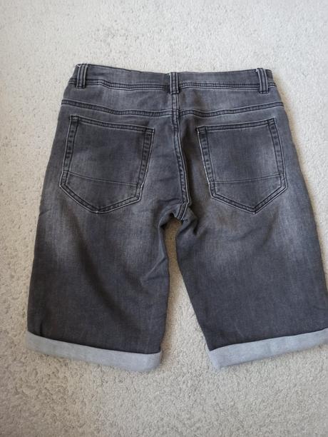 Kraťasy, chapter young,164