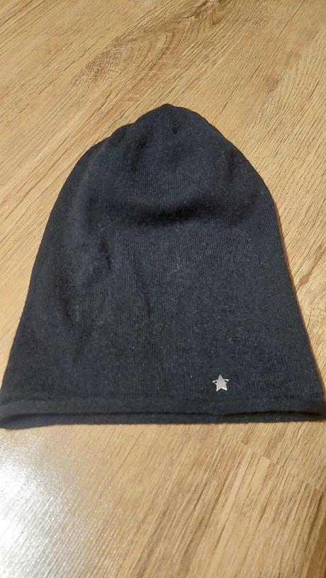 Cierna elasticka ciapka, reserved