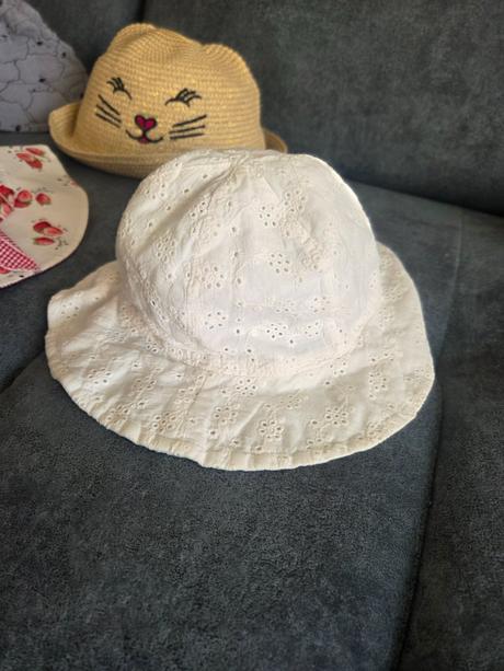 Detské klobúčiky, 50