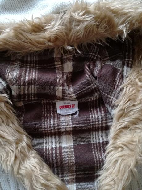 Vesticka s brmbolcekmi, s