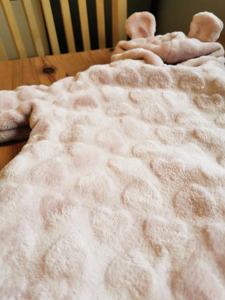 Hrejivý flisovy overal so srdiečkami, sinsay,68