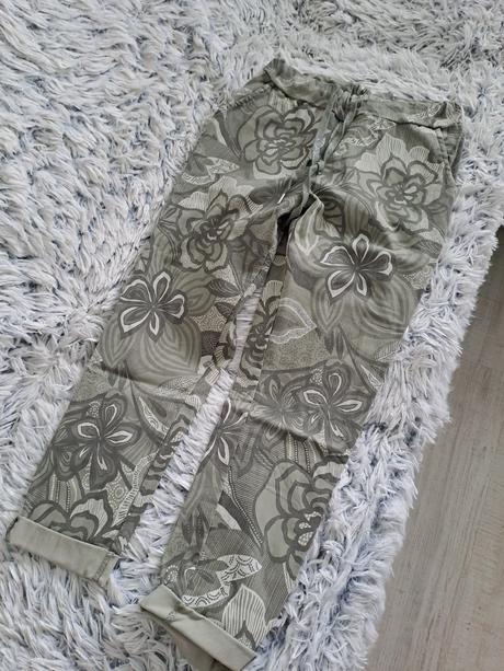 Elastické nohavice, 42