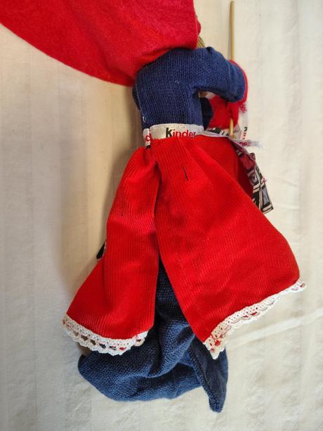 Kinder befana 2020, betta saetta, čarodejnica,
