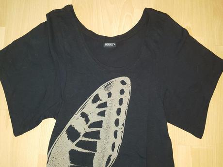 Cierne tricko s motylom, 38