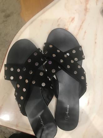 Šlapky zn amisu, 38