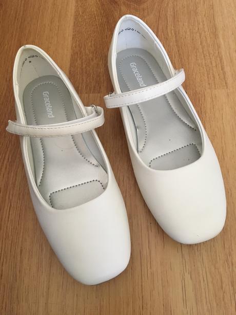 Šaty na 1.sv. prijimanie, 134