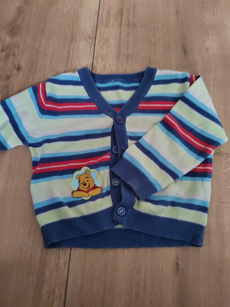 Rôzne mikinky a svetríky, 86