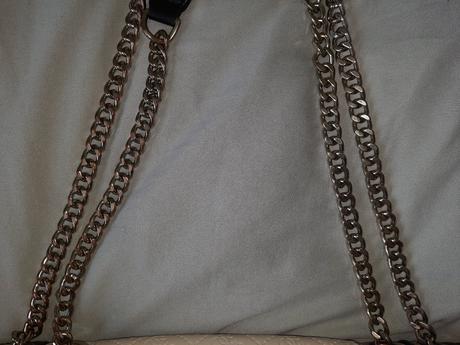 Kabelka guess, guess