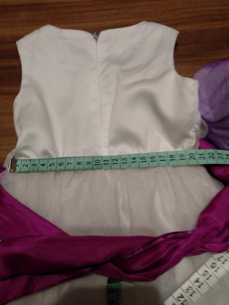 Krásne šaty pre malú družičku, 86