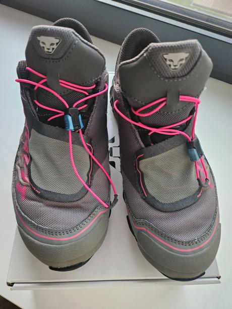 Turistické tenisky, 38