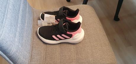 Tenisky nove, adidas,31