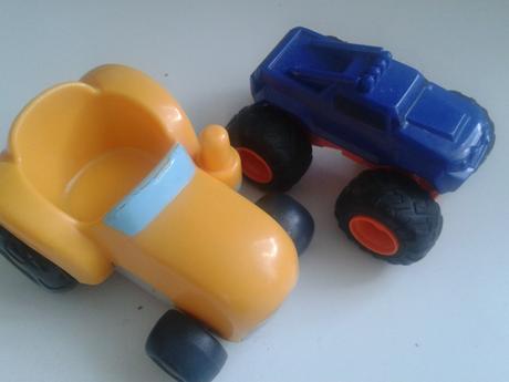 Sada 2ks autíčok cca 5 cm, 