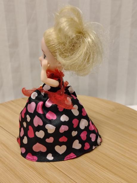 Zberateľ retro bábika cupcake surprise emco 1088, 