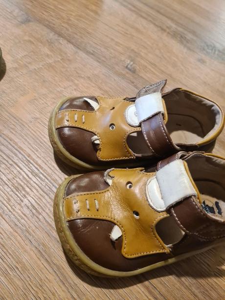 Sandalky, livie & luca,24