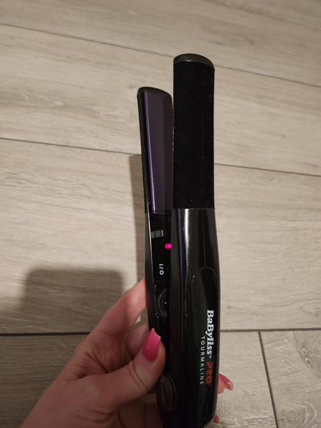 Malá žehlička na vlasy babyliss pro, 