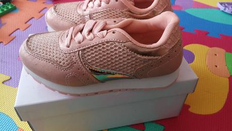 Dievcenske tenisky - nove, 29