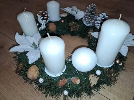 Adventný venček prírodno biely, 