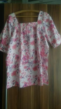 Ružová blúzka, 44