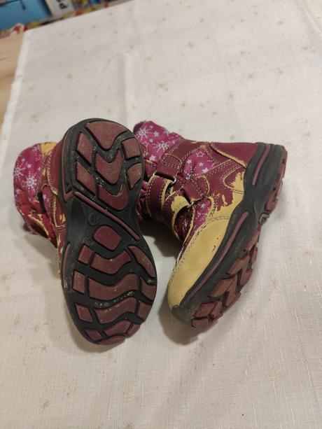 Darujem zimne topanky baťa veľ.28, baťa,28