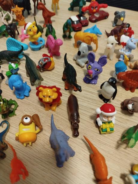 Figúrky z kinder, dinosaury a zvieratka, 