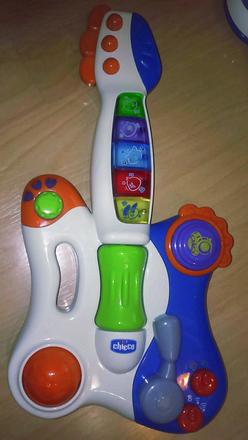 Chicco multifunkčná gitara,