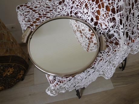 Retro-tácňa so zrkadlom, 