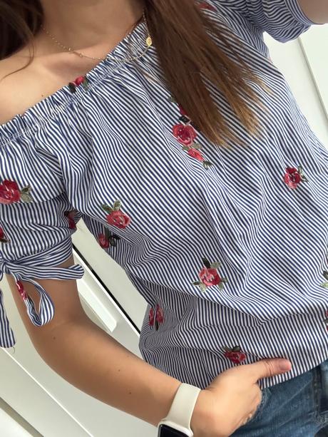Krásna kvetinova štýlová bluzka, s