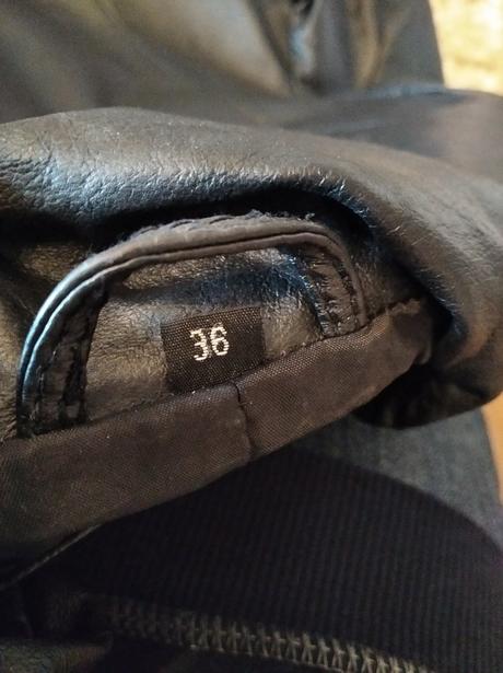 Kožený kabát different, 36