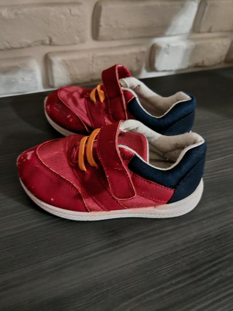 Darujem tenisky bordove 24-26, 26