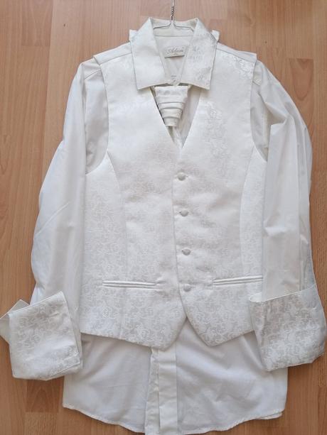 Svadobná košeľa a vesta, 42