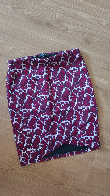 Puzdrová červená sukňa reserved 38, reserved,m