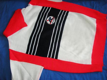 548. diev. pulóver, 122