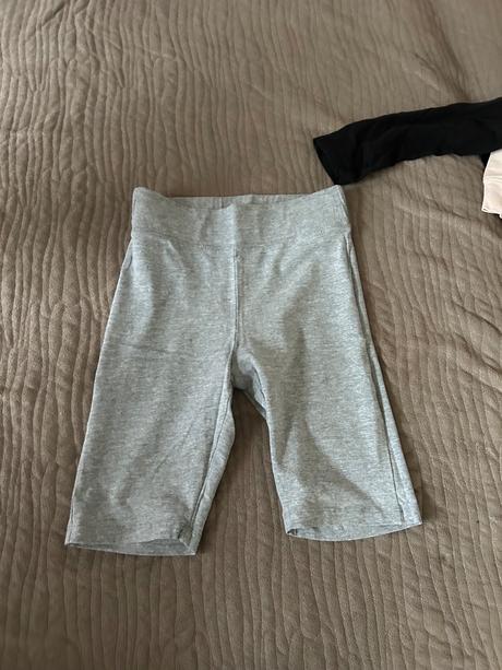 Dámske oblečenie, s