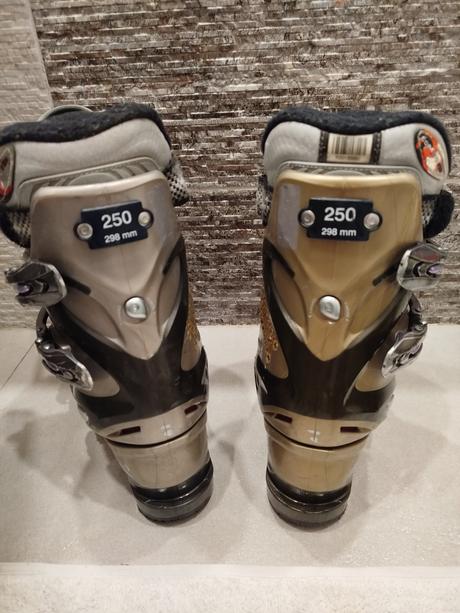 Lyže dynamic 158cm + lyžiarky zadarmo, 150-159 cm