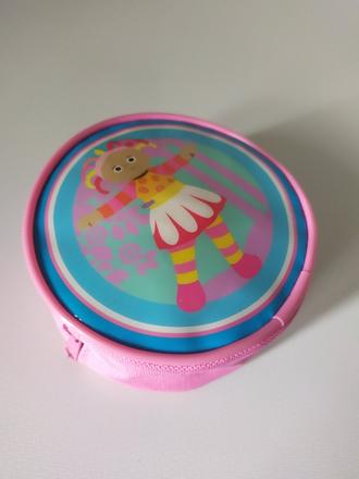 Kapsička in the night garden,