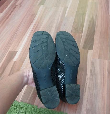 Celokožené mokasíny, 38