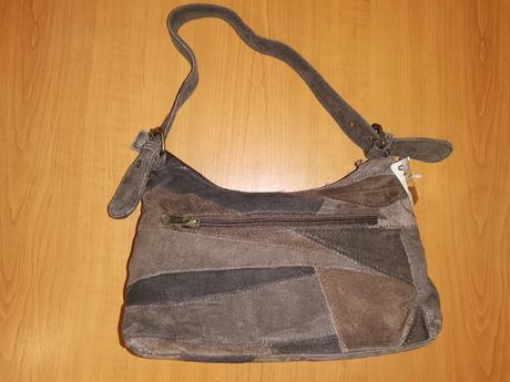 Predám novú kabelku z pravej brusenej koží,