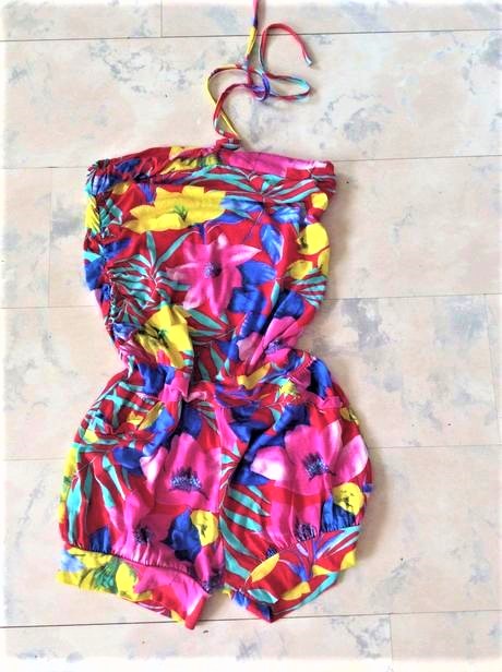 Kvetovaný letný overal, s