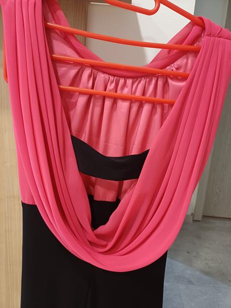 Spoločenské šaty, 42