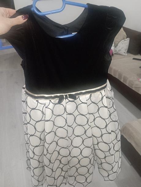 Slávnostné saty, 122